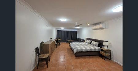 FULLY FURNISHED TIDY UNIT - Photo 5