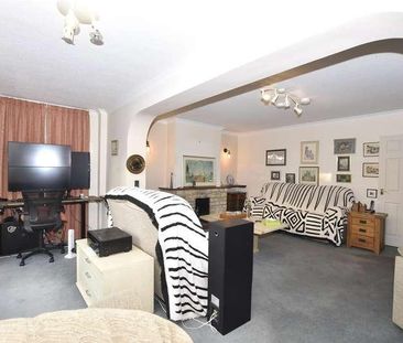 Castle Gardens, Bath, Somerset, BA2 - Photo 3