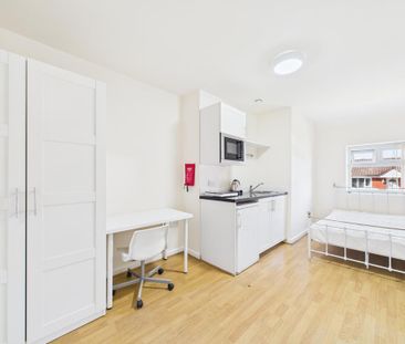 Studio to rent - Photo 2