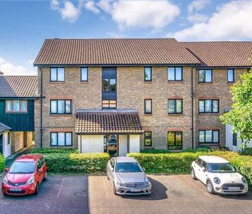 Whitecroft, Horley, RH6 - Photo 1