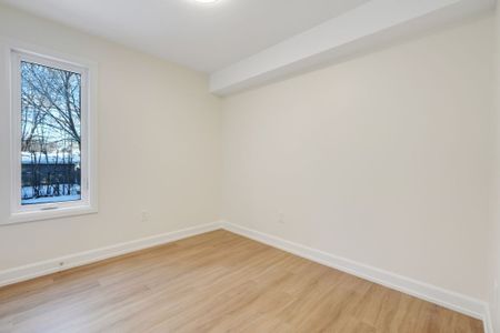 For Lease - 956 Fisher Avenue Unit# B, Carlington - Central Park, Ontario - Photo 5