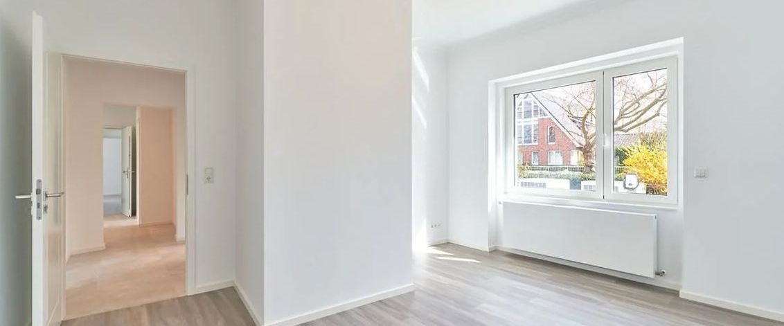 Residieren an der Wakenitz! Weitläufige Terrassenwohnung mit direktem Wasserzugang in bester Lage! - Foto 1