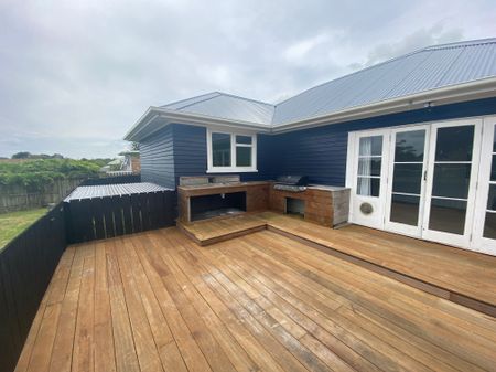 Stunning 3-Bed, 2-Bathroom Home for Rent in Pukekohe with Spacious Outdoor Deck Area & BBQ - Photo 3