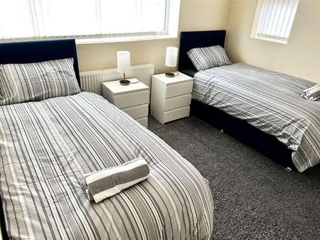 Dorchester Avenue, Bolton, BL2 - Photo 5
