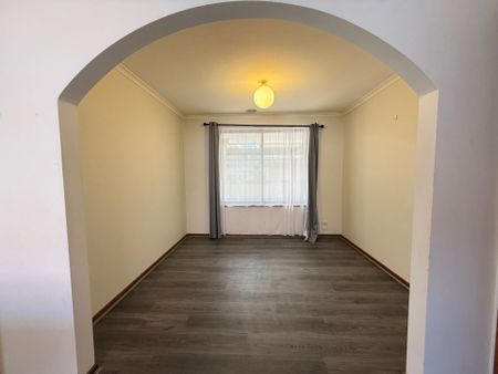 A charming 3-bedroom house - Photo 2