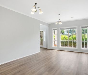 8 Sinclair Crescent, Macleod - Photo 1