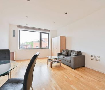 Studio to rent - Photo 5