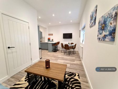 2 bedroom maisonette to rent - Photo 2