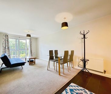 2 bedroom Apartment to let - Photo 2