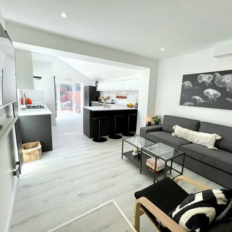 Northfield Road, Lower Stoke - Photo 1