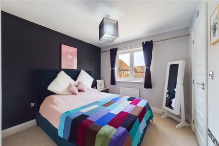 3 bedroom semi-detached house to rent - Photo 2