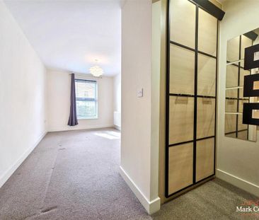 2 bedroom flat to rent - Photo 6