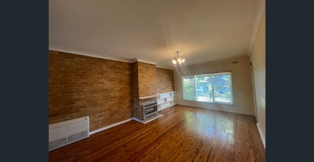 Two-bedroom unit situated just minutes from Dean Street. - Photo 1