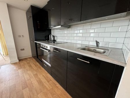 2 bedroom flat to rent - Photo 4