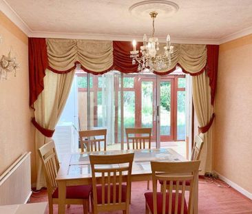 5 bedroom bungalow to rent - Photo 2