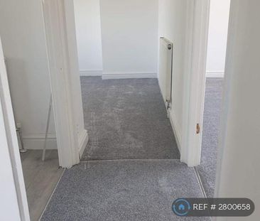 2 bedroom semi-detached house to rent - Photo 3