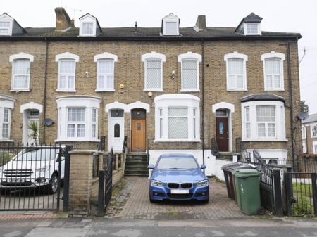Price £1,425 pcm - Available Now - Furnished - Photo 3