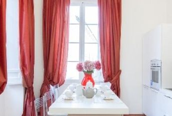 Center-Historic Jewish Quarter: Elegant apartment situated in beautiful Palazzo Nobiliare. Entrance, spacious living with original wood frescoed ceilings, large modern dining and kitchen, 4 bedrooms, 4 Baths, small terrace. #1527