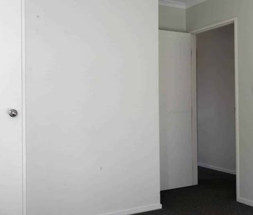 3 Bedroom, 1 bathroom and 1 ensuite home - Massey - Photo 1