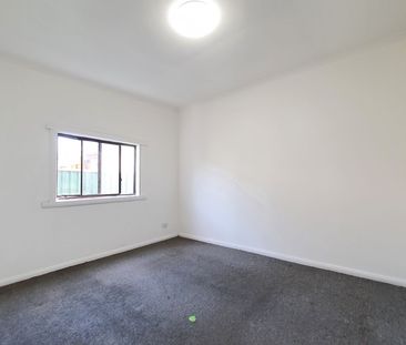 Semi-detached Two bedroom House - Photo 4