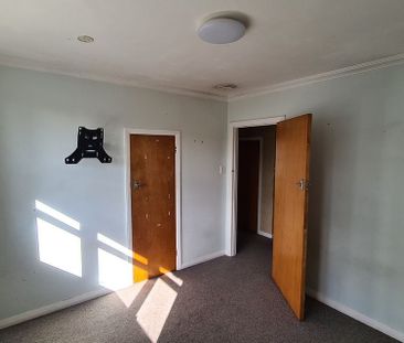 Charming 3BR Home in Milson! - Photo 3