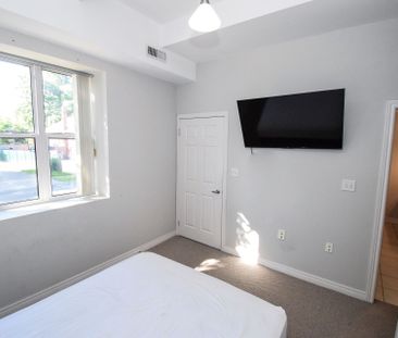 For Lease - 6365 DRUMMOND Road Unit# 114, Niagara Falls, Ontario - Photo 1