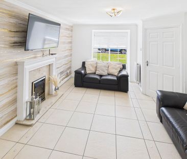 Fixed Price £1,950 pcm - Available Now - Unfurnished - Photo 1