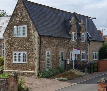3 bedroom end of terrace house to rent - Photo 4