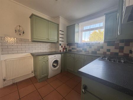 2 bedroom flat to rent - Photo 5