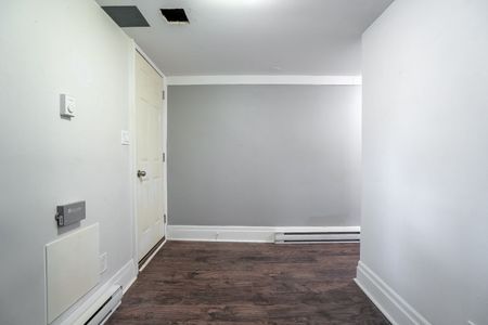For Lease - 115A Coxwell Avenue Unit# Lower, Toronto, Ontario - Photo 2