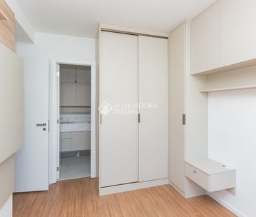 Apartamento com 2 quartos e 53m² para alugar em Jardim Lindóia, Por... - Photo 1