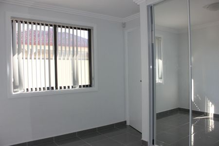 Well designed 2 bedroom granny flat - Photo 3