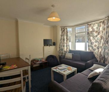 5 bedroom detached house to rent - Photo 1