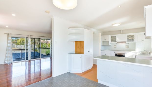 Ideal Family Home In Perfect Location - Photo 1