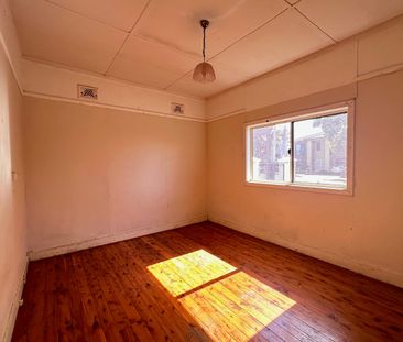 Convenient 3-Bedroom Home | Walk to Lakemba and Belmore CBDs! - Photo 3