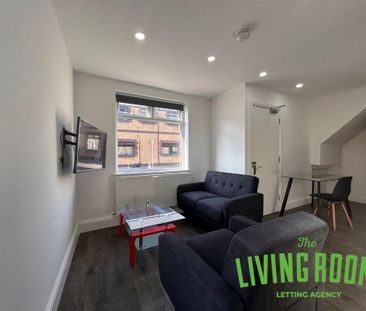 3 bedroom flat to rent - Photo 1