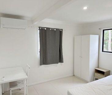 1 unit of a Dual Living House for Rent - Sunnybank Hills - Photo 2