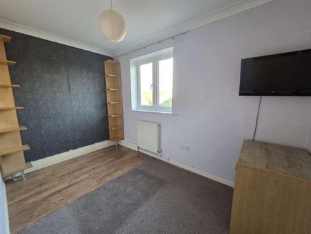 Linton Gardens, Beckton, E6 - Photo 3