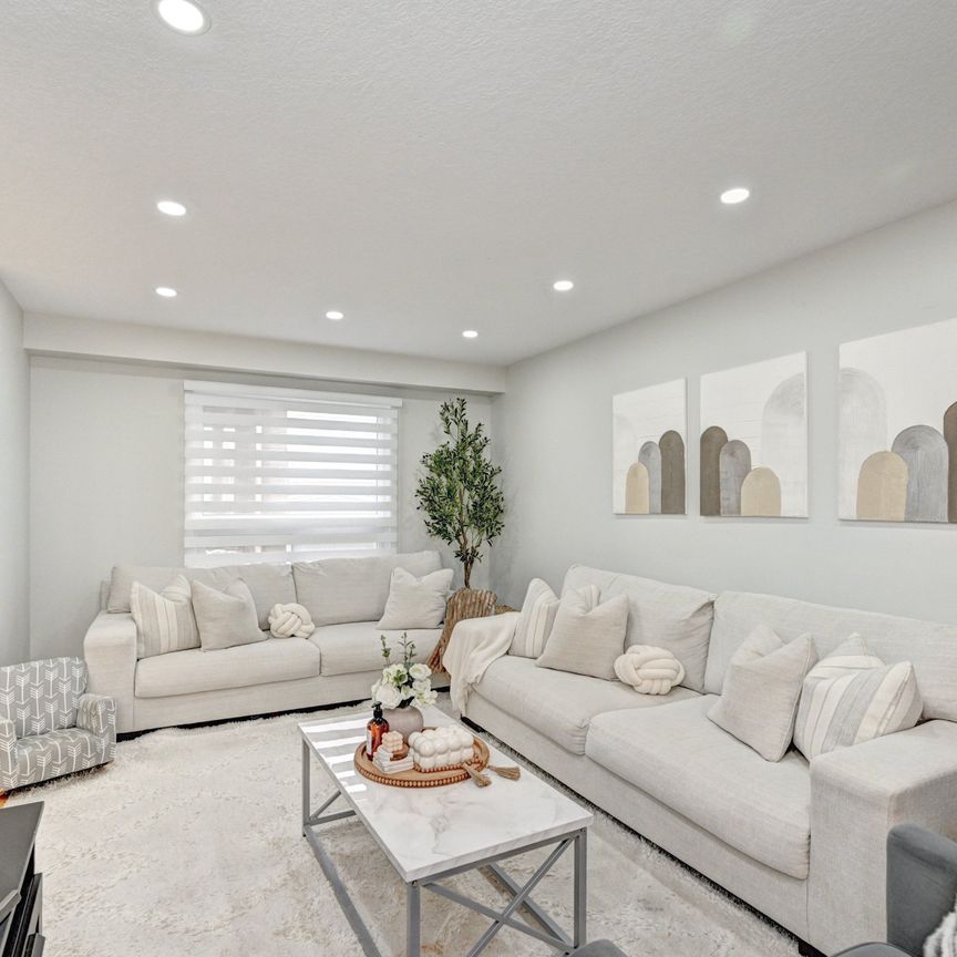 For Lease - 14 Bridlewreath Street, Kitchener, Ontario - Photo 1