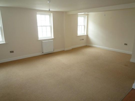 3 bedroom apartment to rent - Photo 1