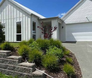 Contemporary family home - Photo 5