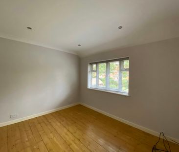 Lemsford Lane, Welwyn Garden City, Hertfordshire, AL8 6YJ - Photo 4