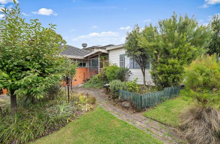 41 Lomond Avenue, Kilsyth - Photo 5