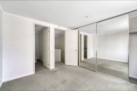 Impressive Abode In Convenient Locale - Photo 3