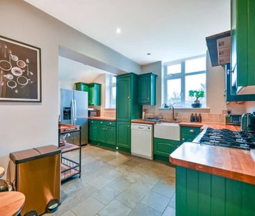 4 bedroom semi-detached house to rent - Photo 1