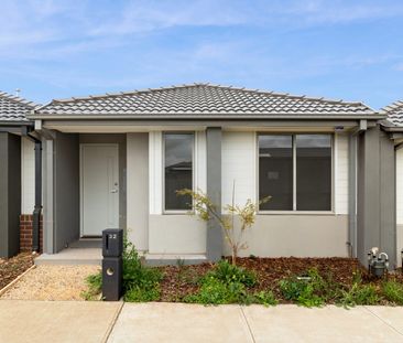 32 Listowel Gr, Rockbank, Vic 3335 - Photo 4