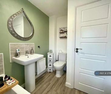 3 bedroom semi-detached house to rent - Photo 3