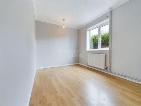 3 bedroom semi-detached bungalow to rent - Photo 5