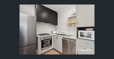 Stylish, Secure Apartment – Perfect for Easy Living or Lock-and-Leave - Photo 5