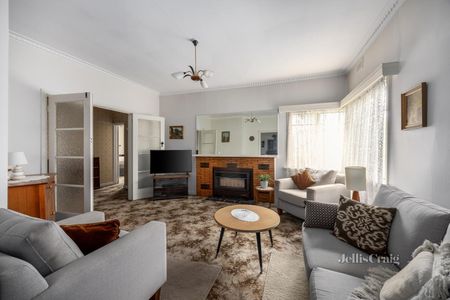 121 Mackie Road, Bentleigh East - Photo 2
